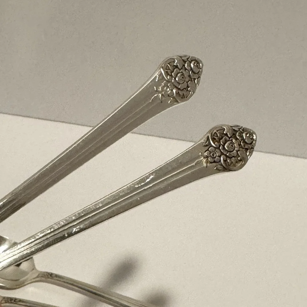1881 Rogers Oneida Plantation 1948 Silverplate‎ Teaspoons Set of 8 Flatware